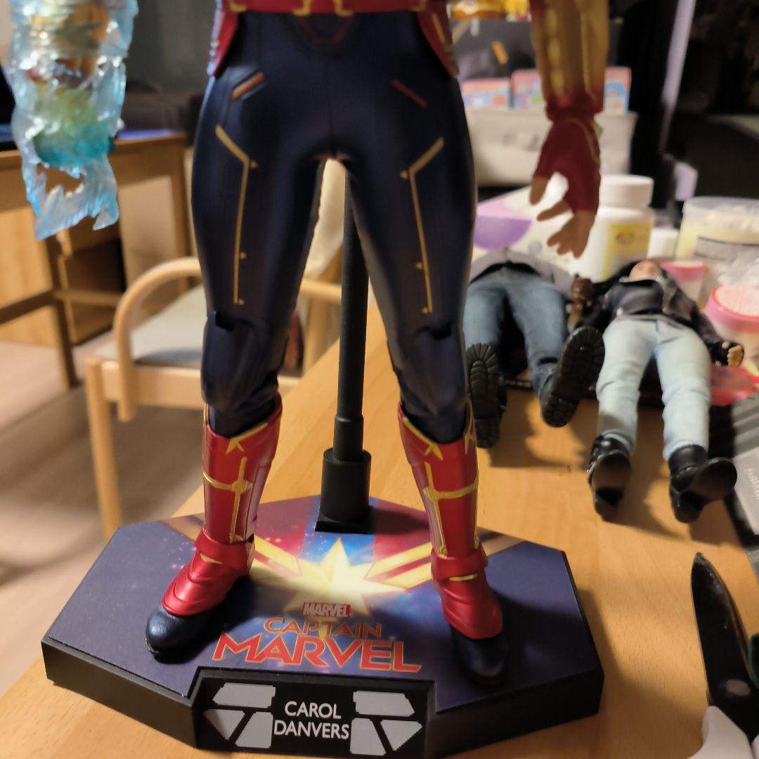 ホットトイズ キャプテン・マーベル 1/6スケール【美品】