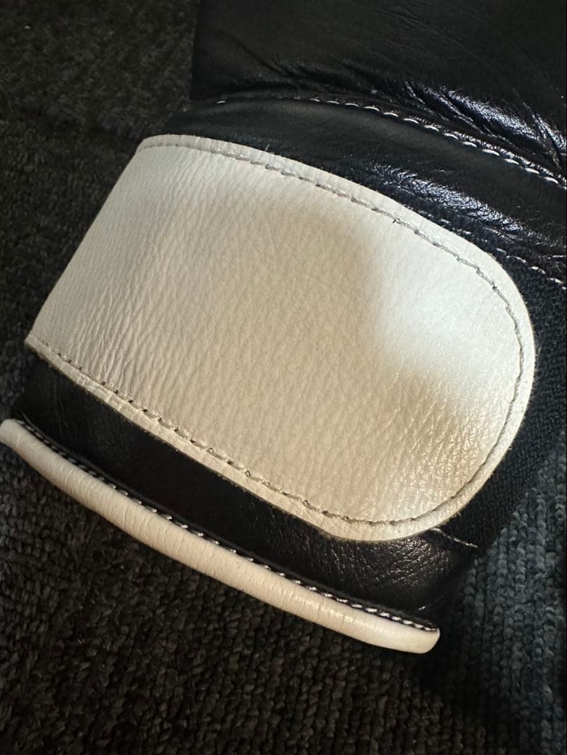Winning ボクシンググローブ 黒/白 14oz