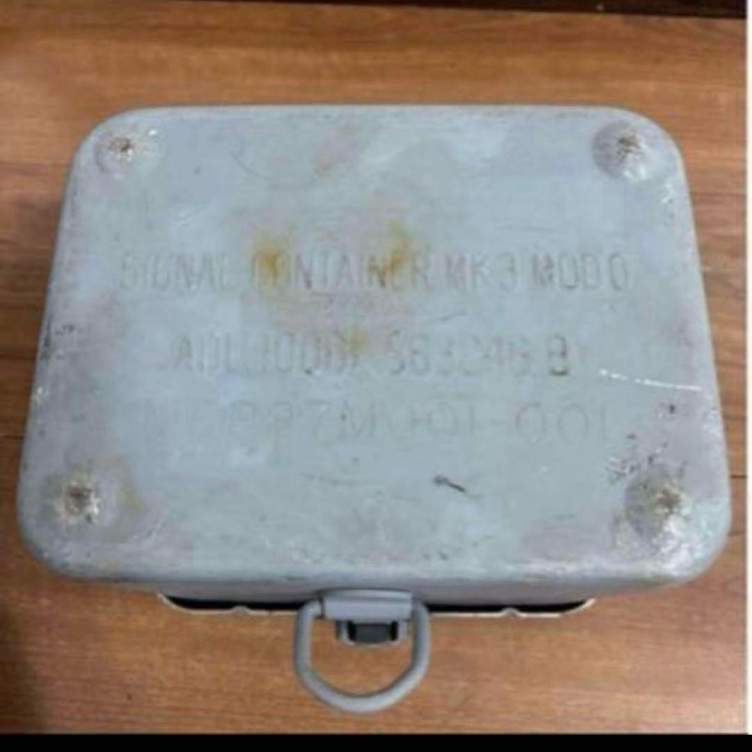 米軍　実物　SIGNAL SMOKE CASE ②送料無料