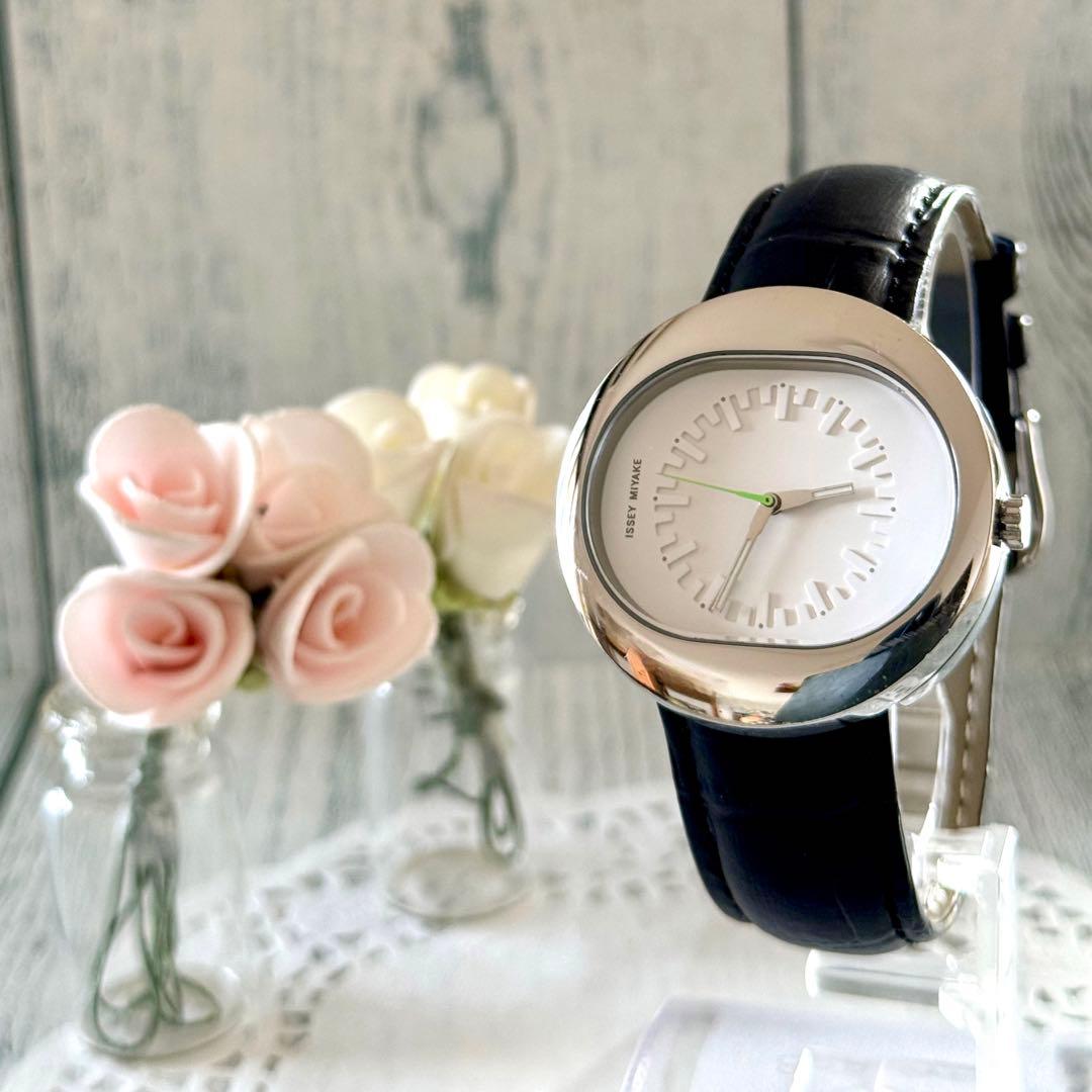 【希少】ISSEY MIYAKE イッセイミヤケ 腕時計 VAKIO ホワイト