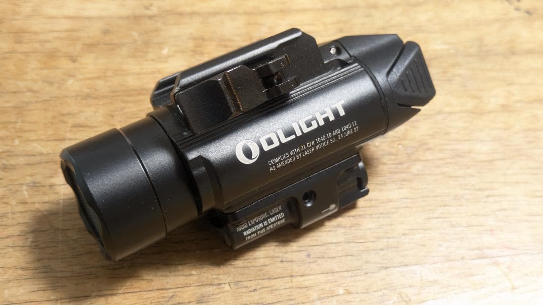 Olight BALDR　Pro レーザー&LED 電池式 タクティカルライト