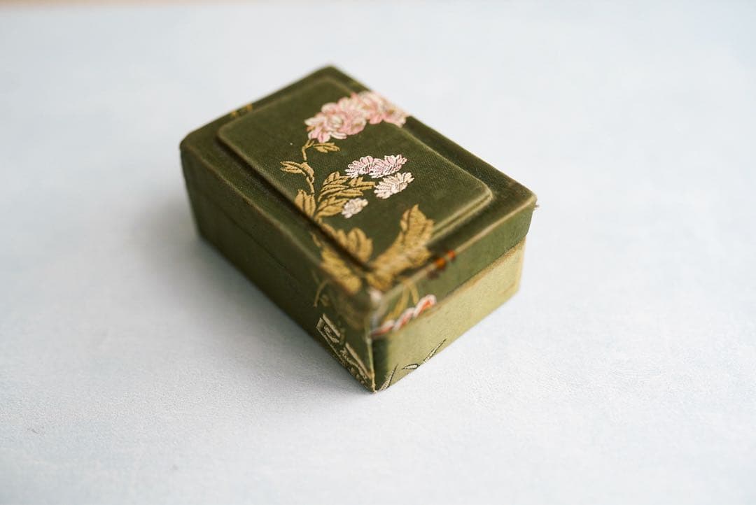 中国の北宋の詩人・蘇軾の「赤壁賦」が書かれたアンティーク品