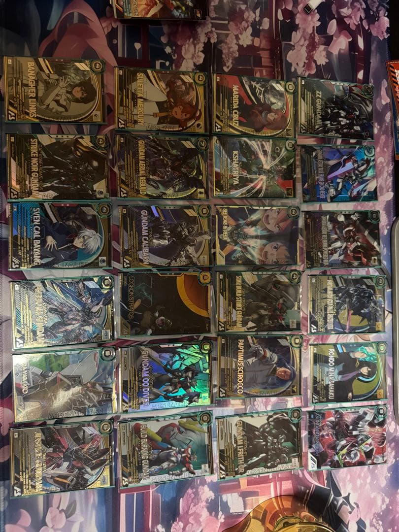 機動戦士ガンダム　アーセナルベース引退品『大量カード＋カードケース、スターター』