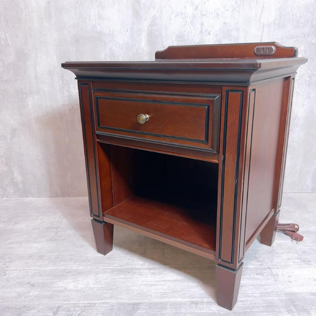 良品! IDC 大塚家具　ハンプトンコート　ベッドサイドチェスト　マホガニー材