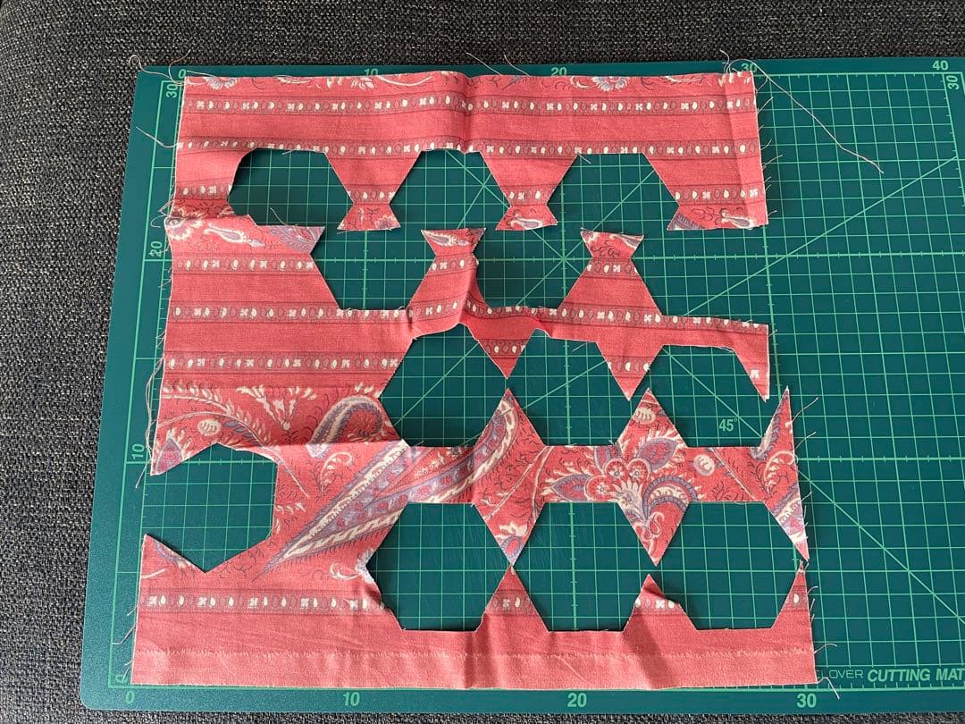 （478）ヘキサゴン 正六角形 パッチワーク 製作途中 カット布