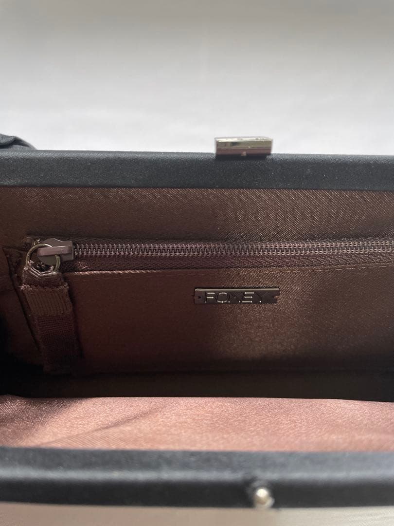 お値下げ。FOXEY ブラック クラッチバッグ