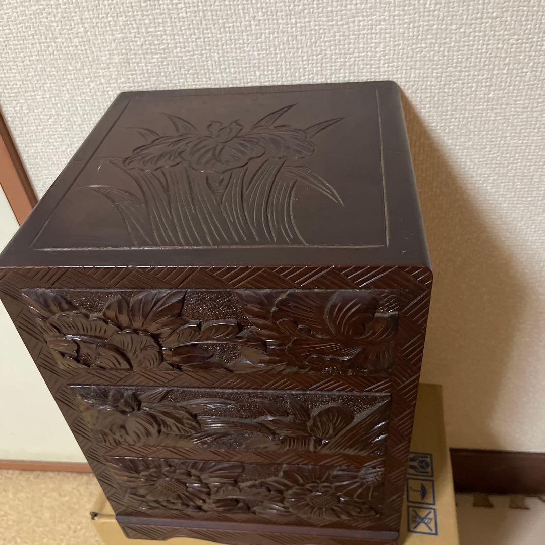 日光彫？軽井沢彫？　木製花柄彫刻箪笥　3段引き出し　家具　アンテーク