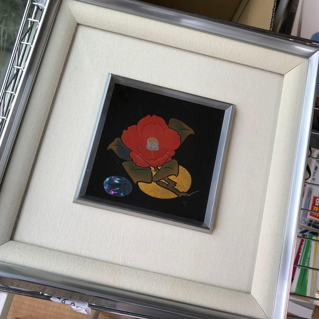 金箔 椿のアート作品