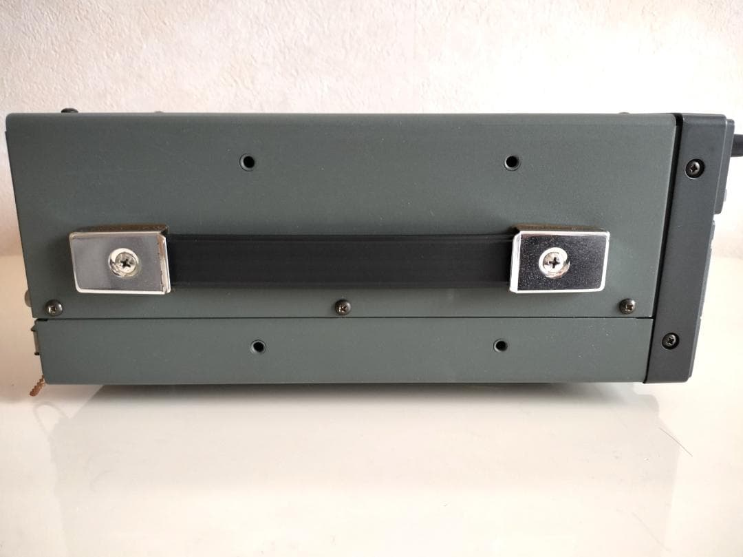 ICOM IC-R7000 広帯域受信機