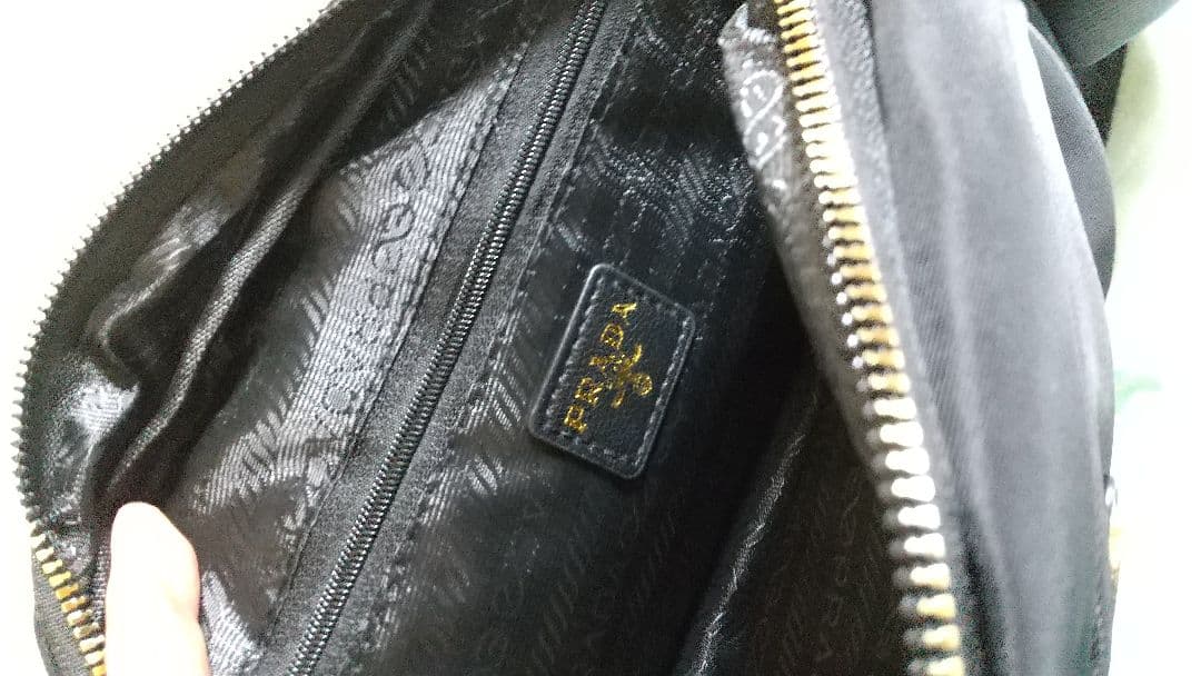 PRADAミニショルダーバッグプラダ