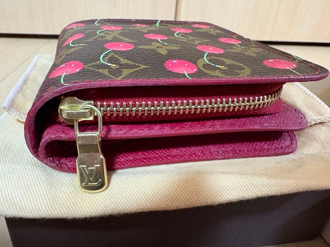 チェリー 二つ折り財布