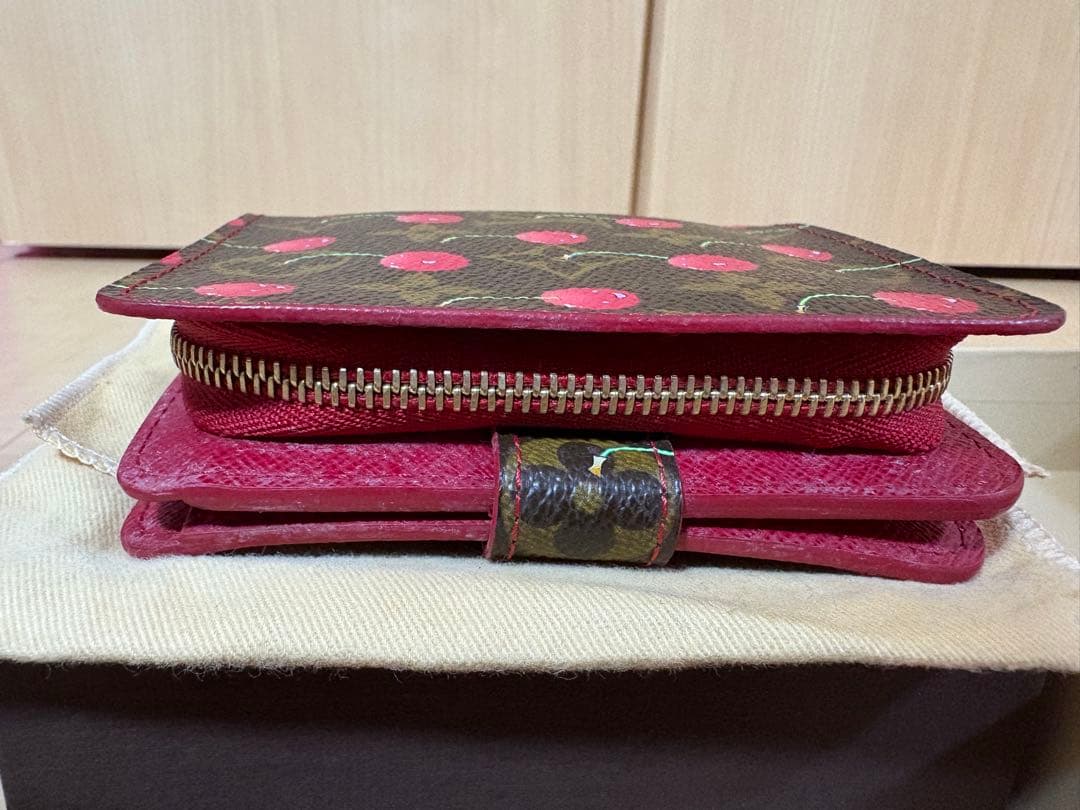 チェリー 二つ折り財布