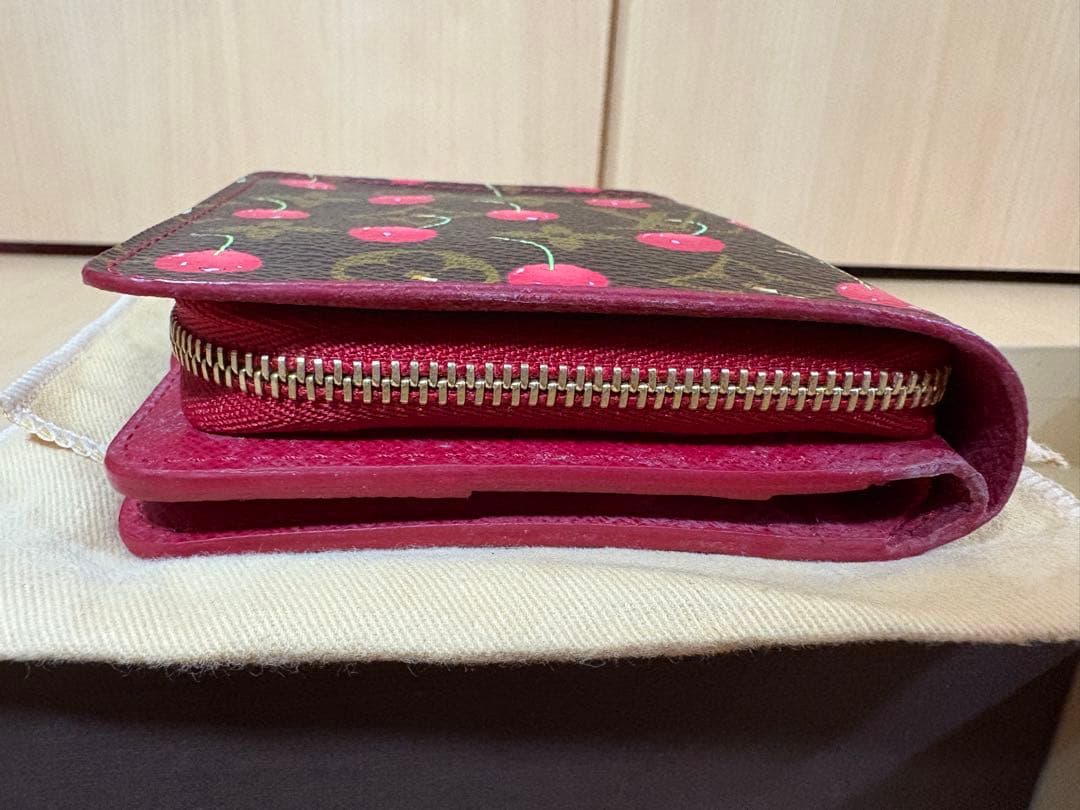 チェリー 二つ折り財布