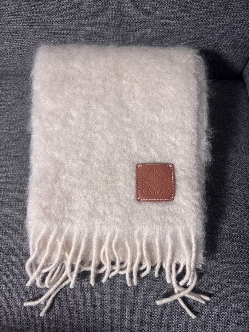 Loewe クリーム色 マフラー
