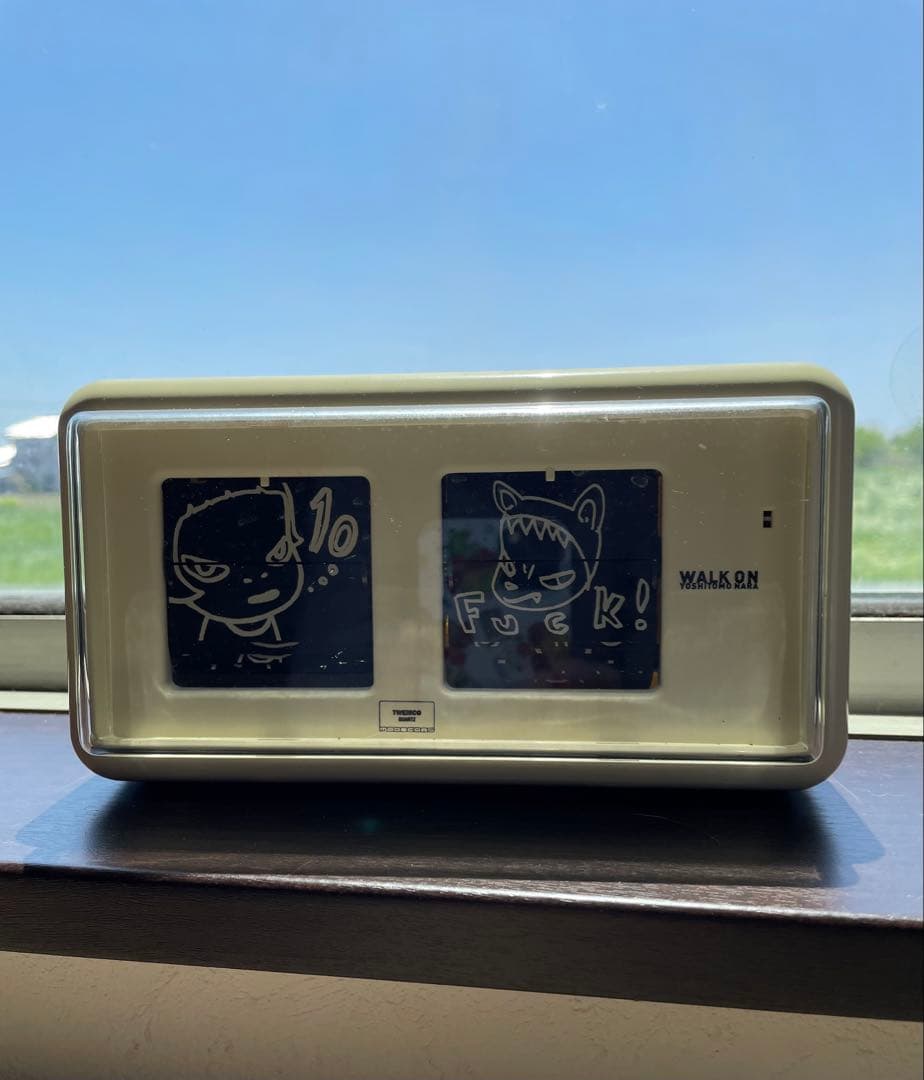 k*i様 奈良美智パタパタ時計