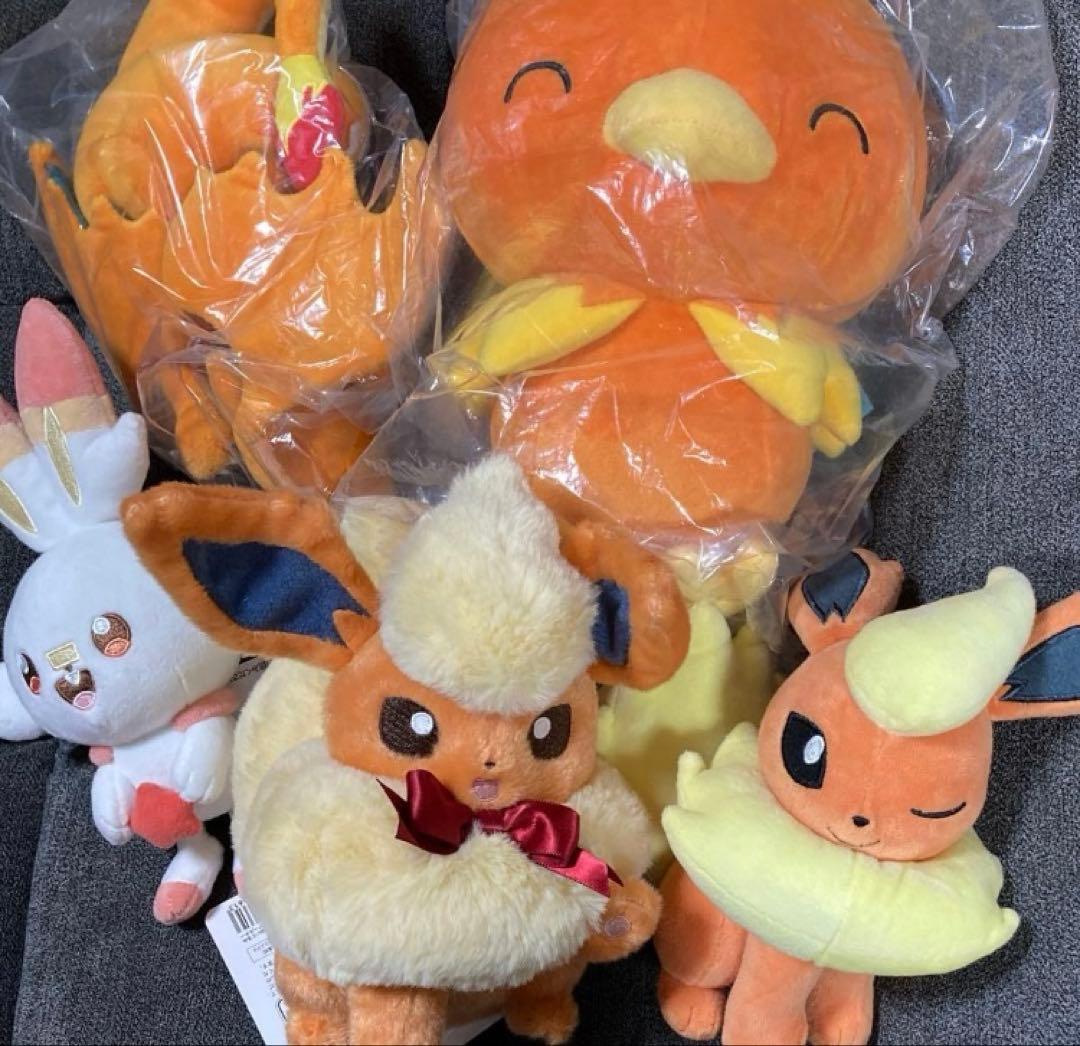 イーブイコレクション　ブースター　ぬいぐるみ