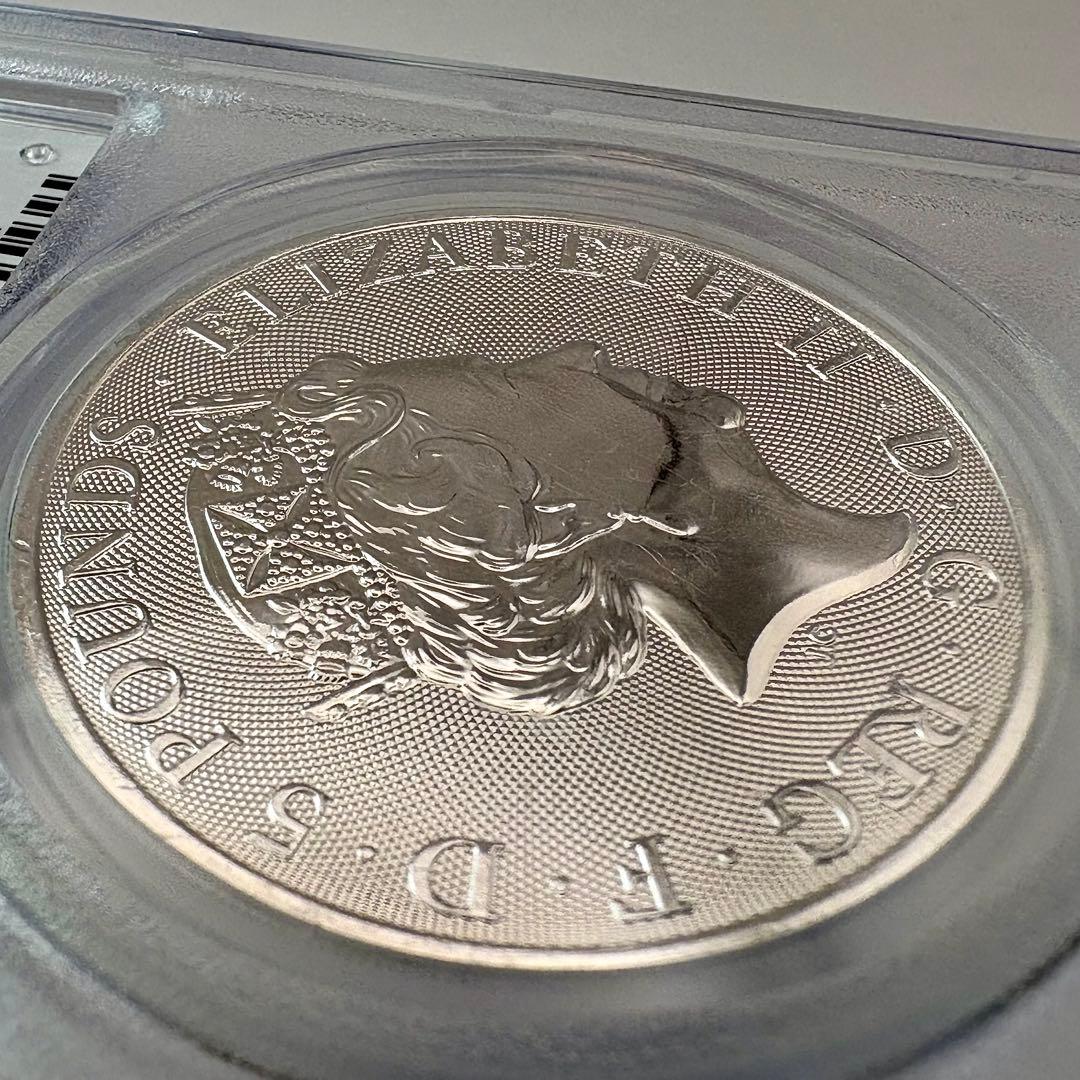 2022年 クイーンズビースト コンプリーター 2オンス 5ポンド 銀貨