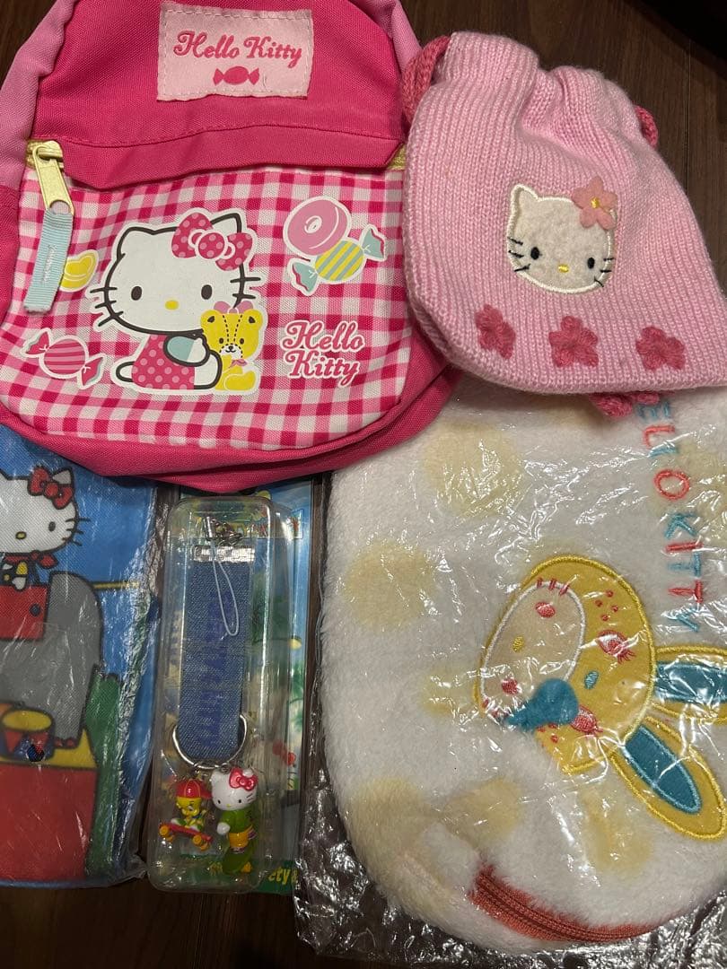 ハローキティ　トゥイーティー　キーホルダーセット