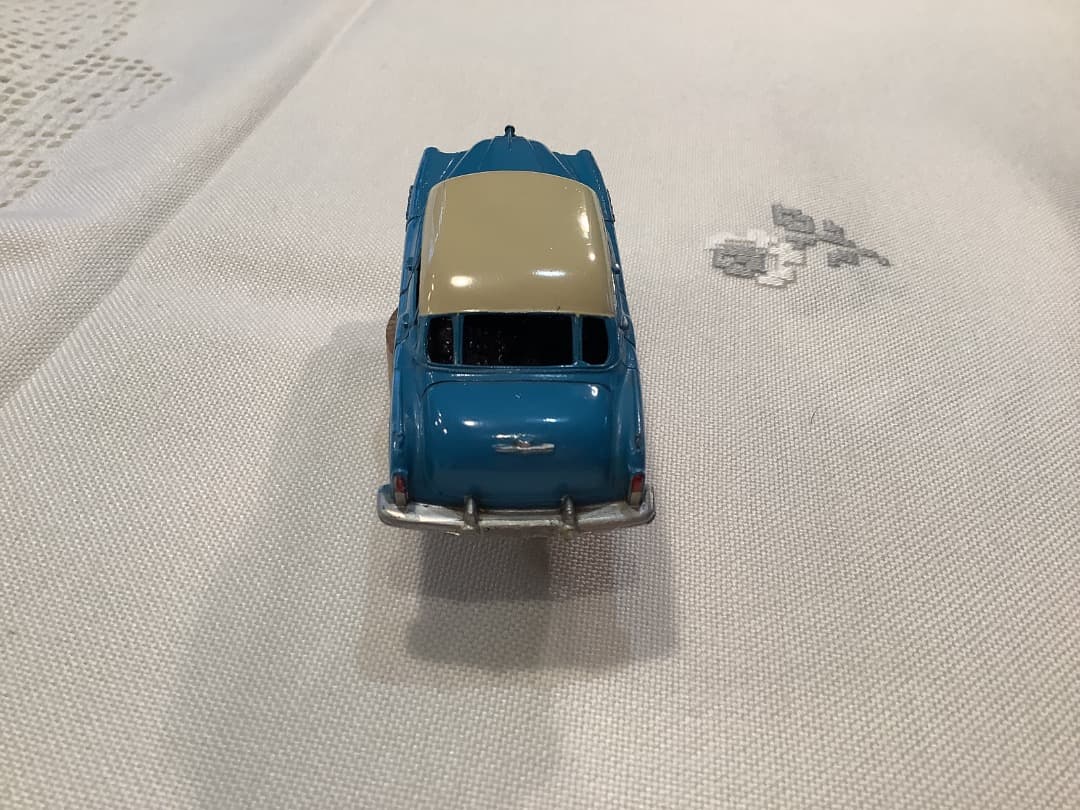 美品レア　オールドDINKY TOYS BUICK ROADMASTERミニカー