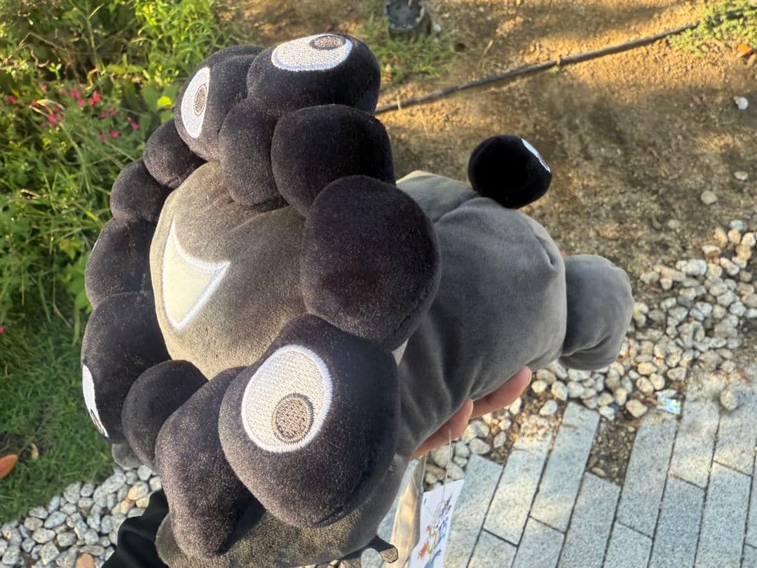 【希少】EXPO2025 黒ミャクミャク 這型 ぬいぐるみ M 寝そべり