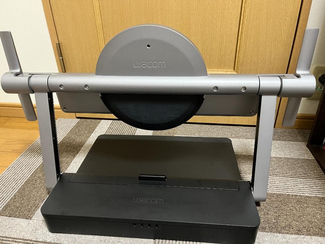 Wacom Cintiq Pro 24用 Wacom Ergo Stand