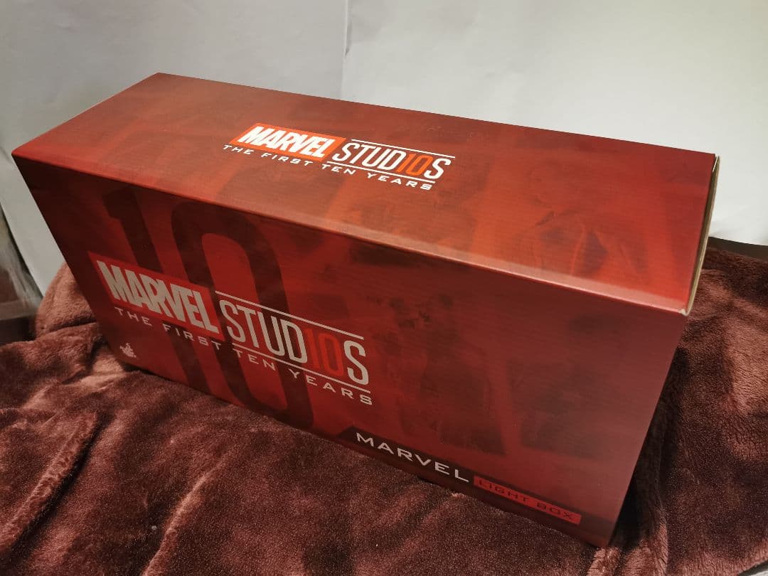 Hot toys marvel ロゴライトボックス　箱付き　マーベル