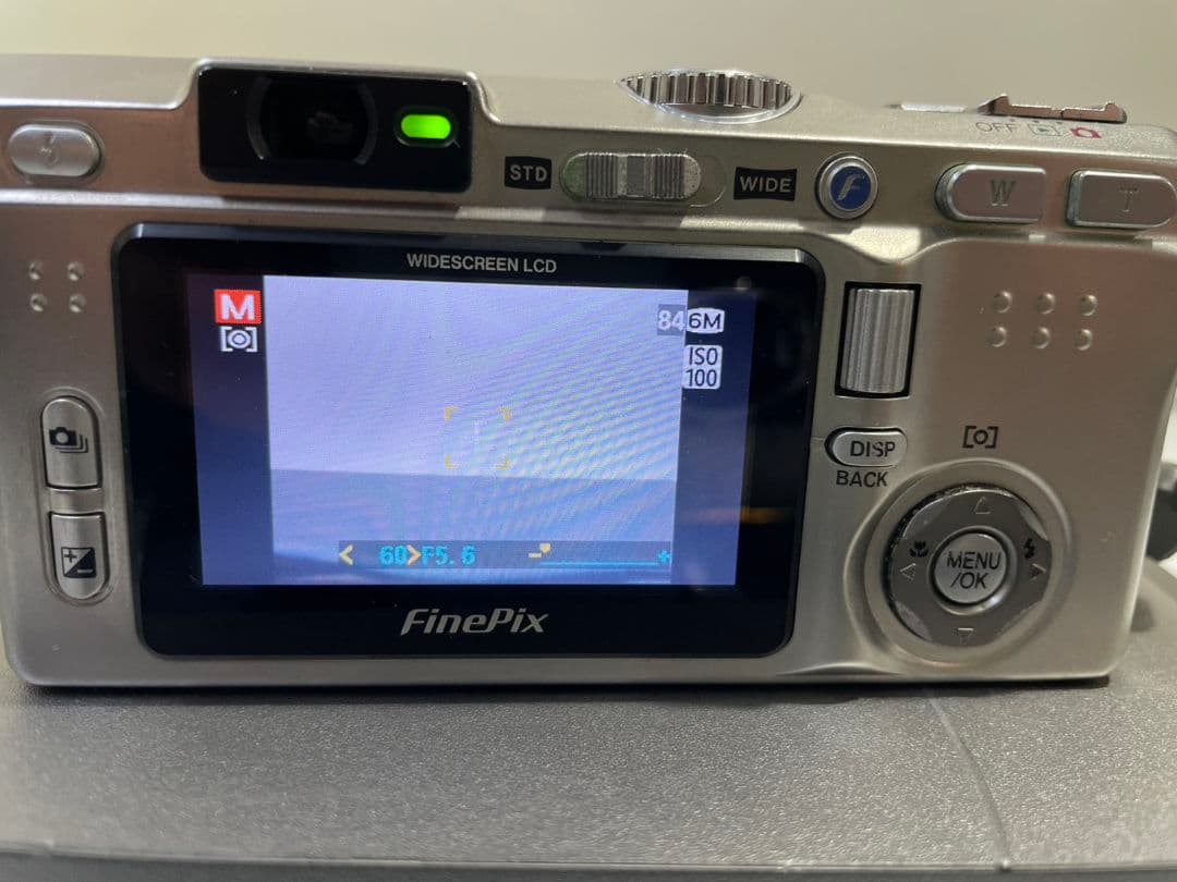 FUJIFILM FinePix F810 コンパクトデジタルカメラ