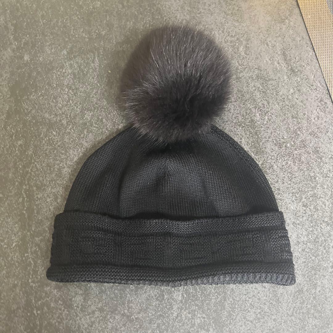 専用 Fendi ブラックファー付きニット帽