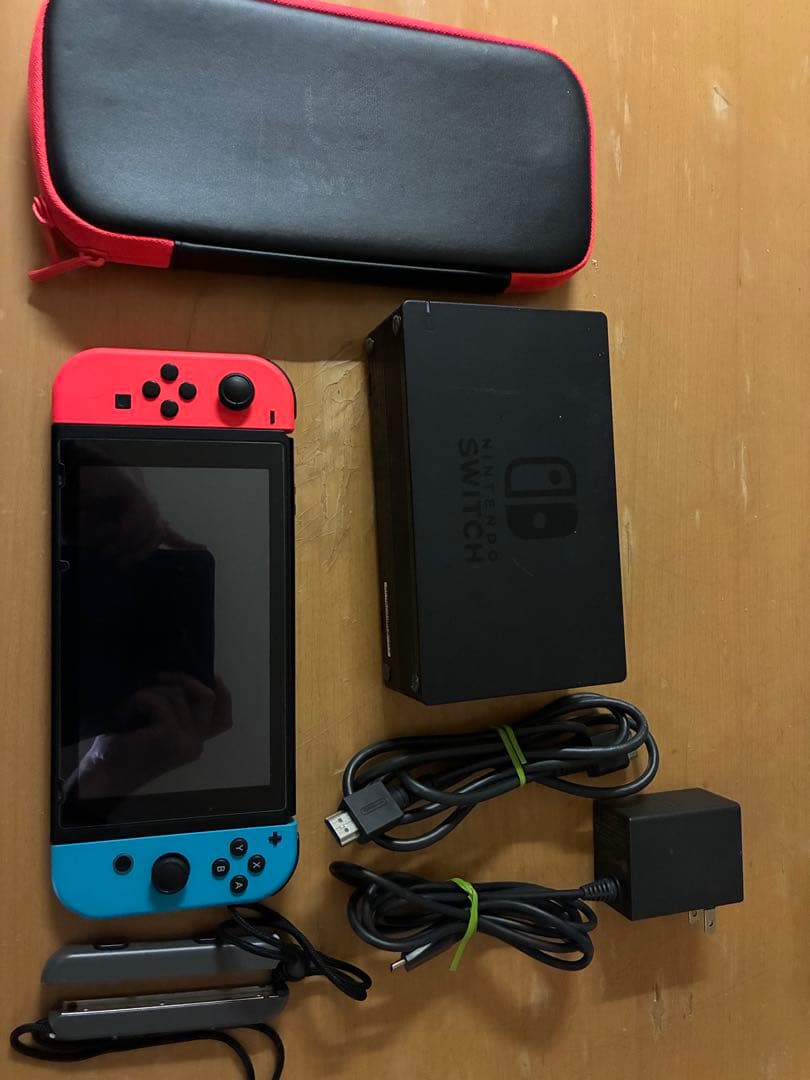 Nintendo Switch 本体 + ソフト4本とおまけ
