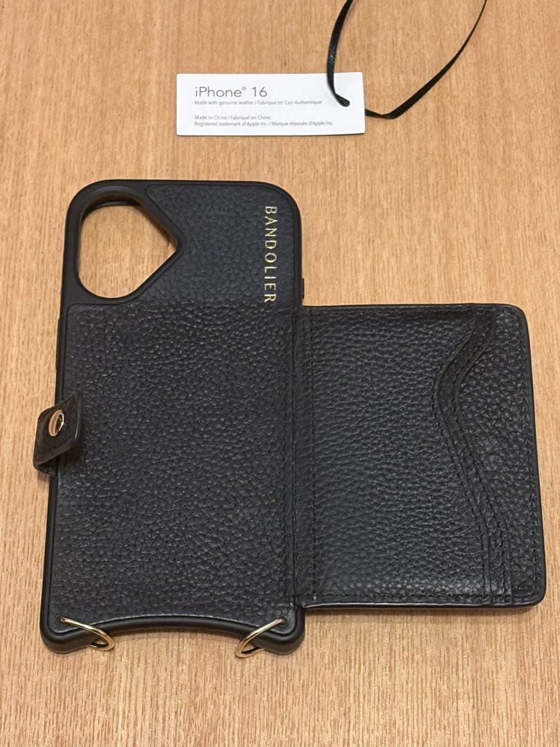 バンドリヤー　BANDOLIER iPhone16ケース　ストラップ付
