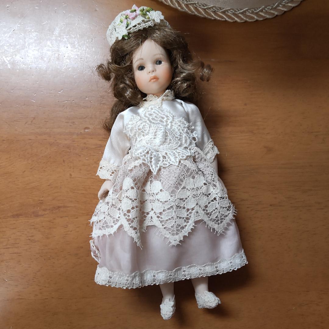 カルトナージュ　人形　ドール　イタリア　アンティーク風　ヴィクトリアン