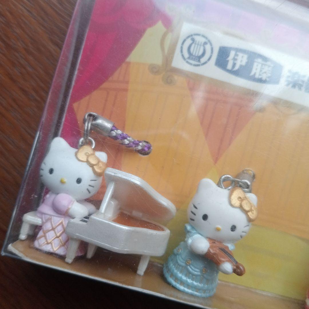 d*9様 伊藤楽器限定　ハローキティ　ストラップ 4個セット