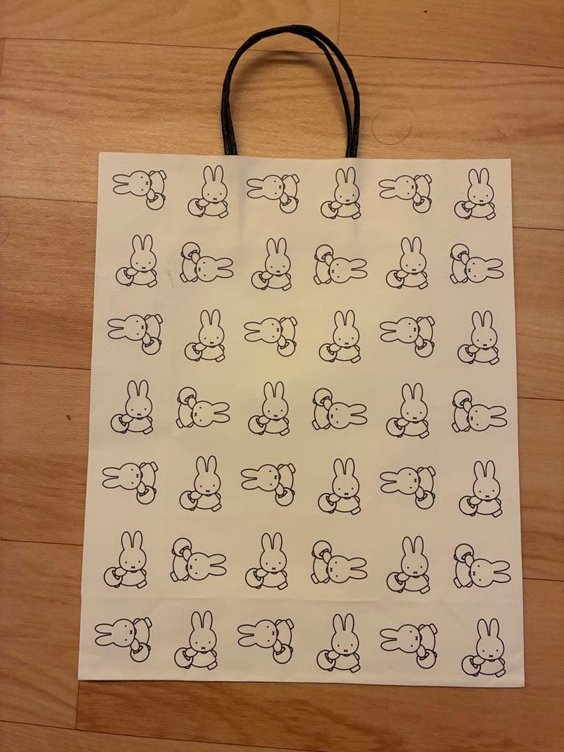 ミッフィー　ロイヤルデルフトの貯金箱　ショッピングバッグセット　オランダ