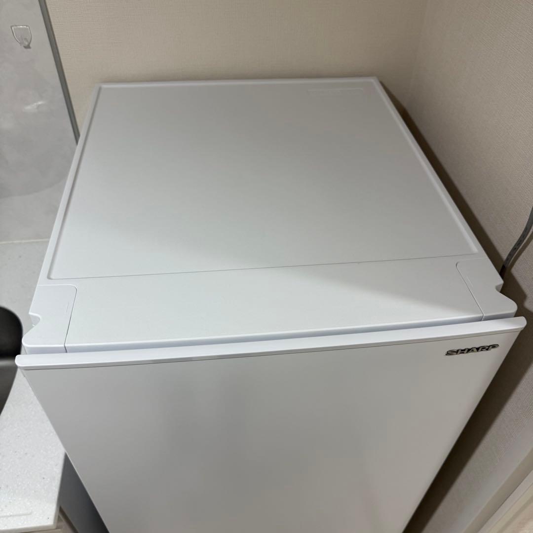【極美品】2024年製 SHARP 冷凍冷蔵庫 SJ-D15K-W 霜取り不要