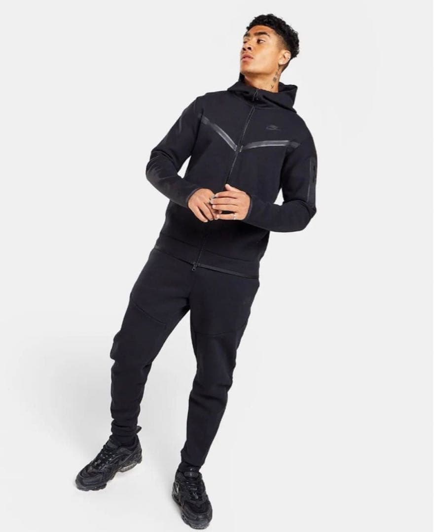 ナイキテックフリース　セットアップ　上下　ブラック　Mサイズ　黒タグ　国内正規品