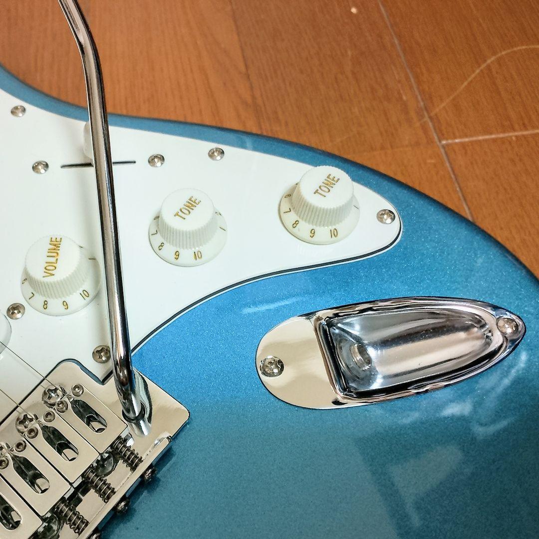 Mavis　ストラトキャスタータイプ　エレキギター　弦は新品に交換済み！