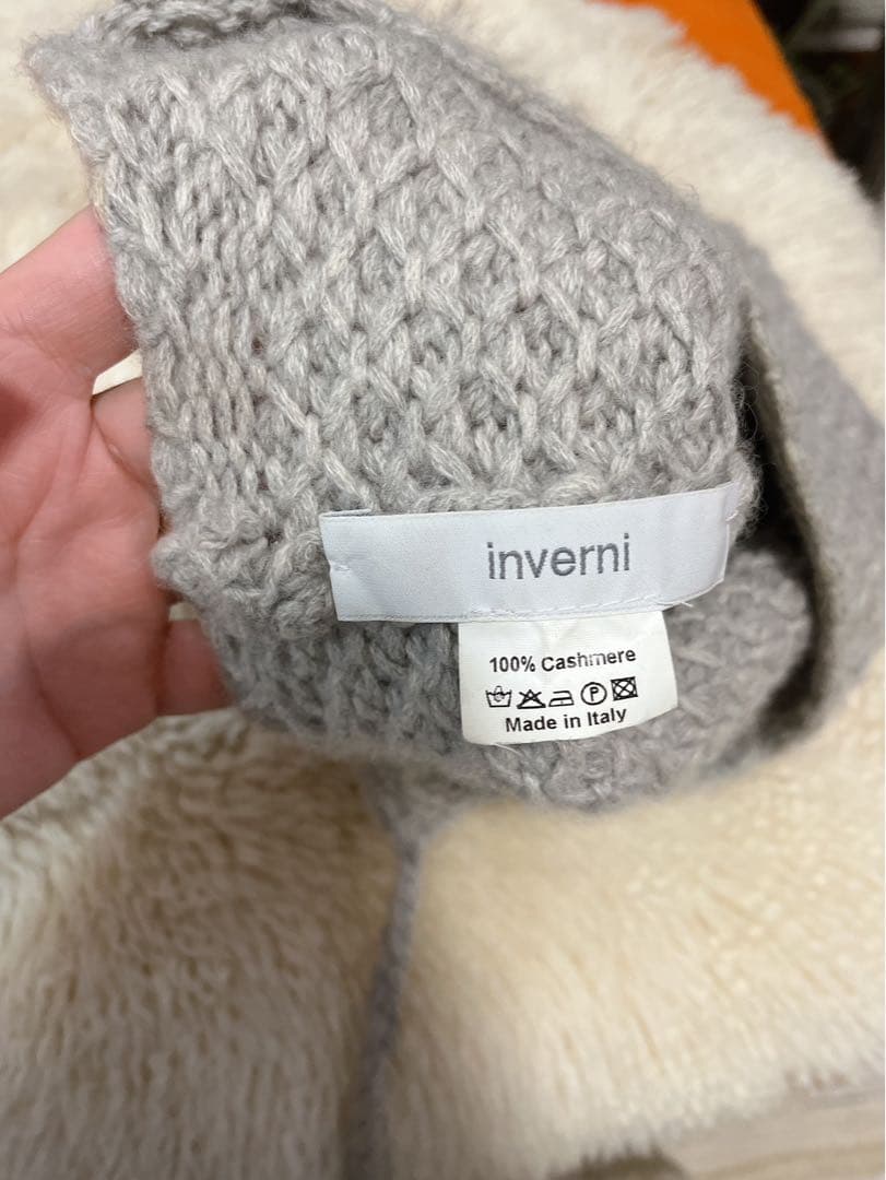 最終価格 INVERNI 3ツポンポンニット帽　ニット帽