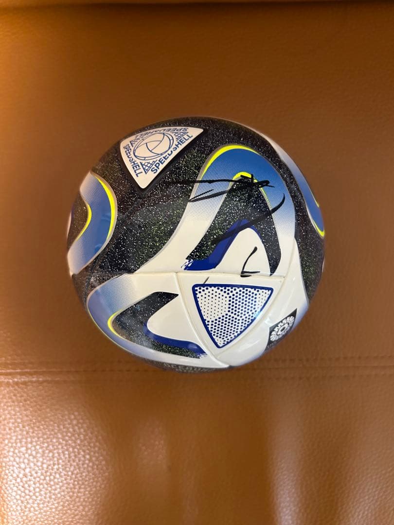 久保建英　サインボール