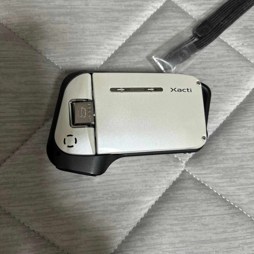 SANYO Xacti CA65 デジタルムービーカメラ　DMX-CA65（W）