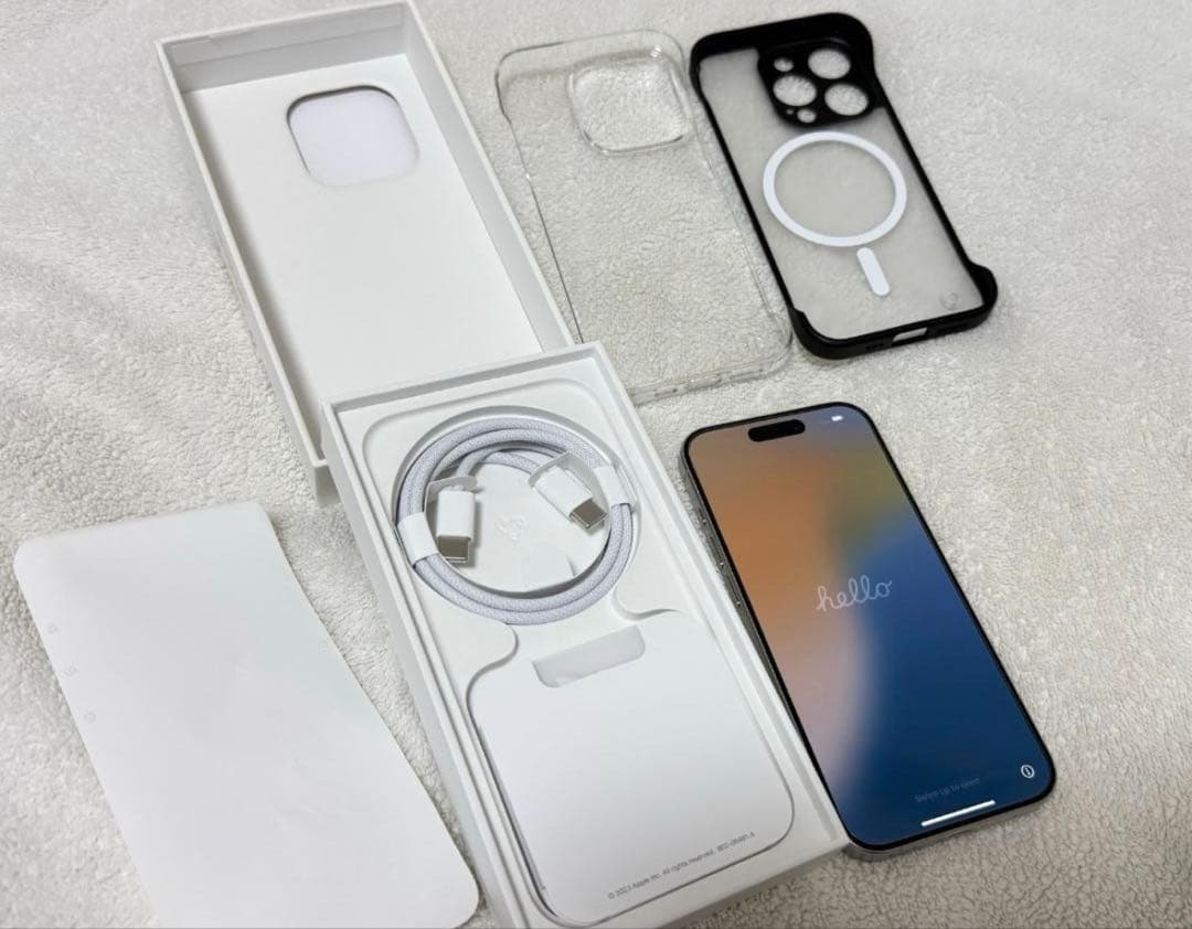 Apple iPhone 15 Pro 128GB　美品　ホワイトチタニウム