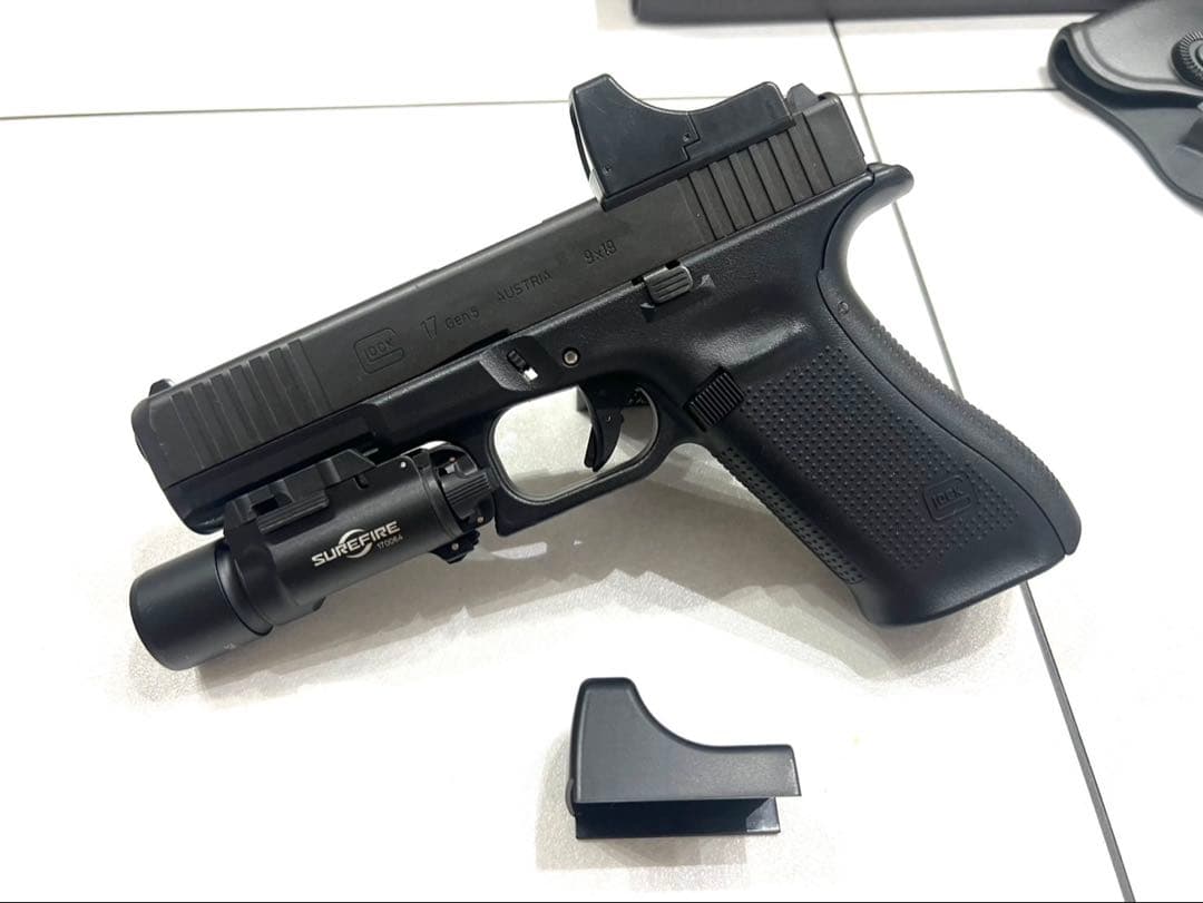 東京マルイGLOCK17 Gen5 MOS ガスブロ　フル装備&おまけ付き‼︎