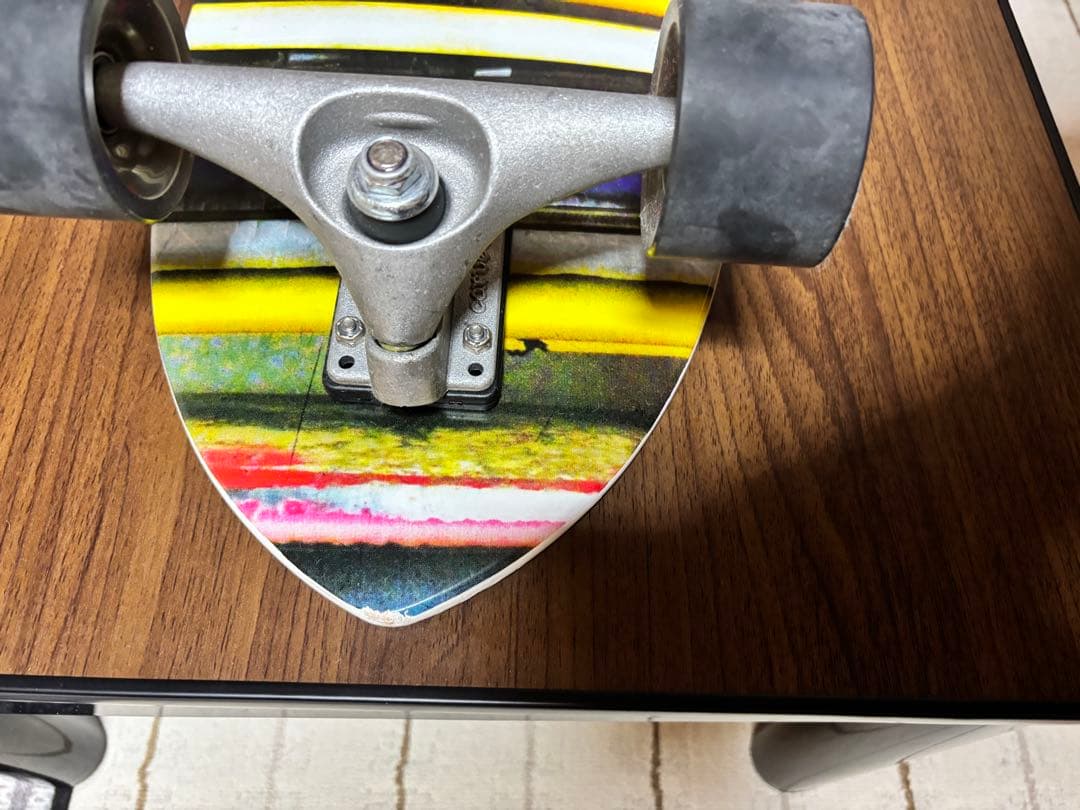 Triton ストライプスケートボード