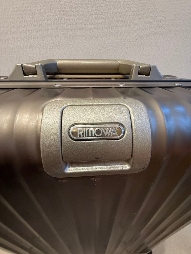 【機内持ち込み可能サイズ】RIMOWA チタニウム キャリーケース