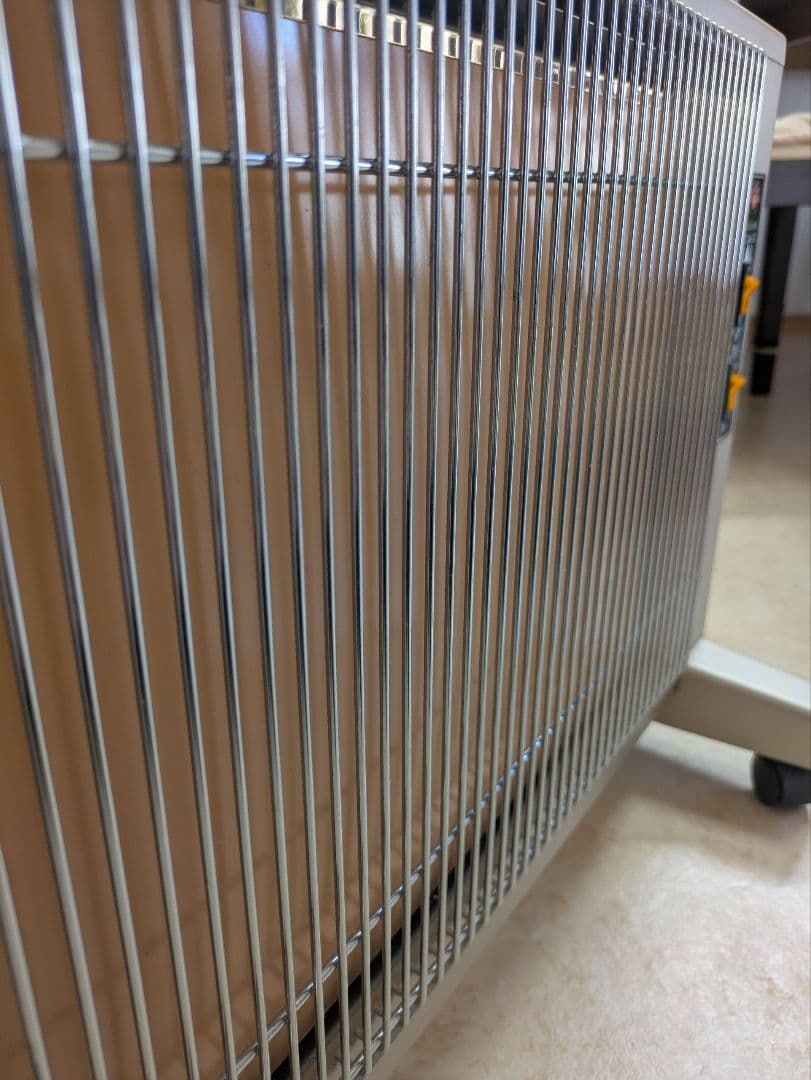 【美品】遠赤外線暖房器　サンルミエ　キュート　E800LS