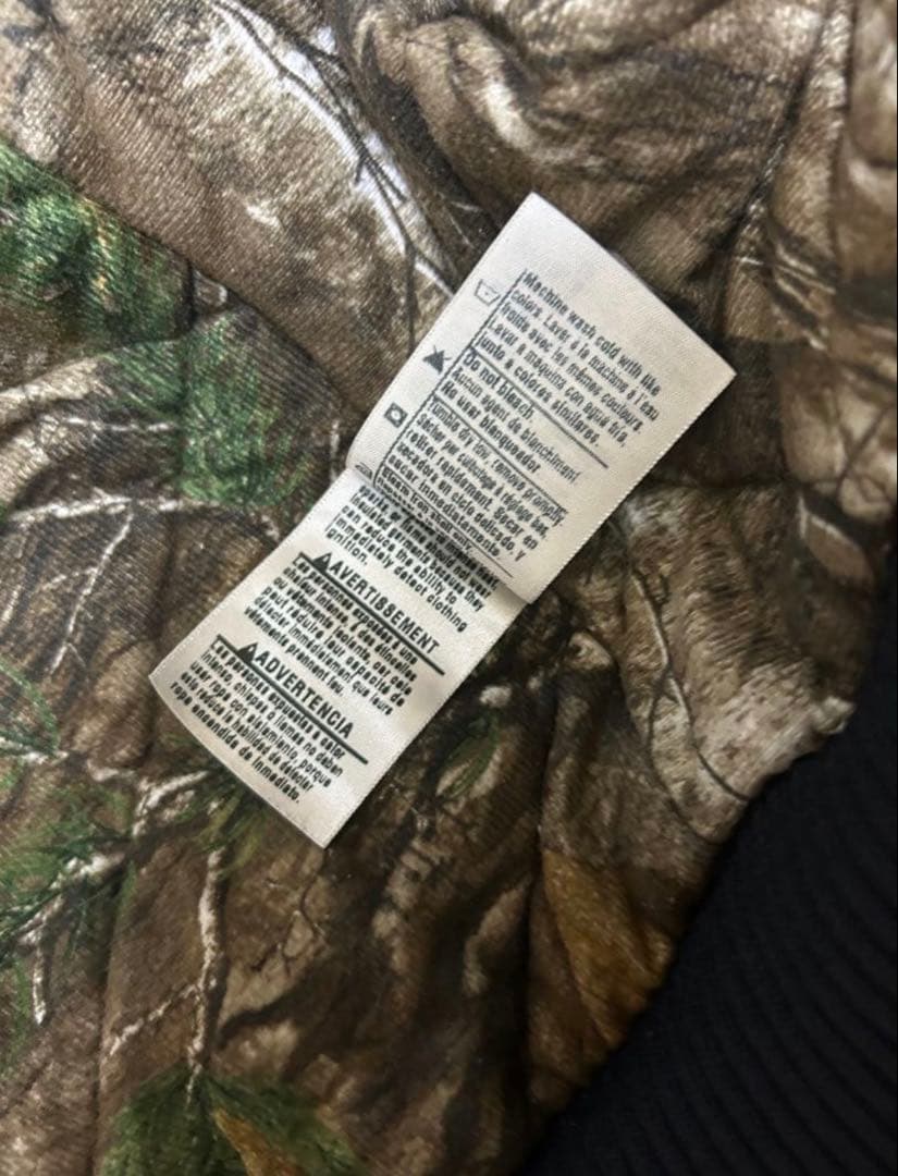 Carhartt ブラックフードジャケット　ダックジャケット