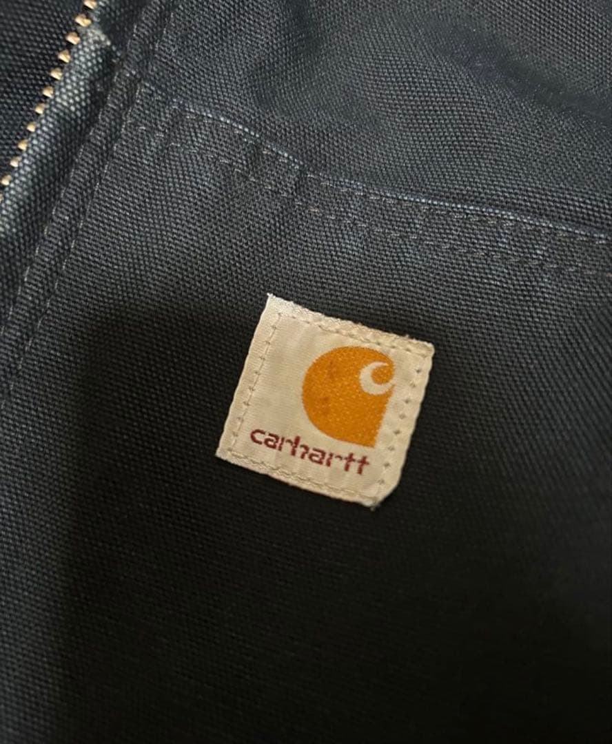Carhartt ブラックフードジャケット　ダックジャケット