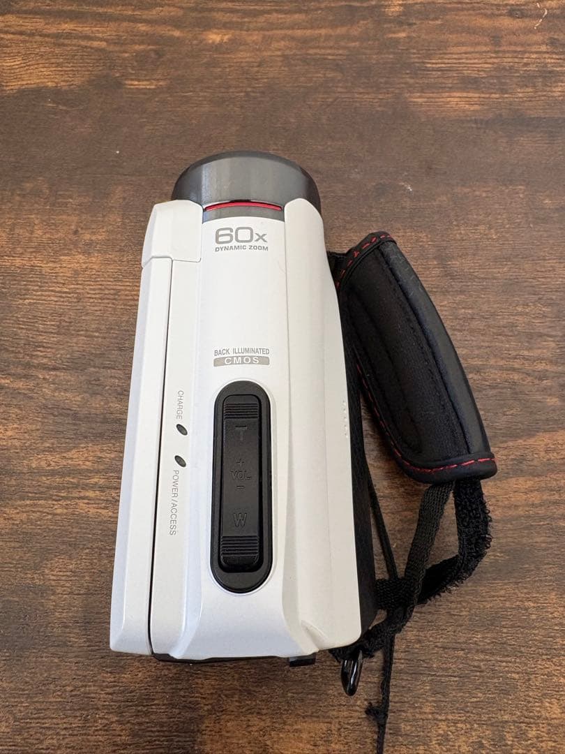 ビデオカメラ　JVC FULL HD GZ-RX600-W