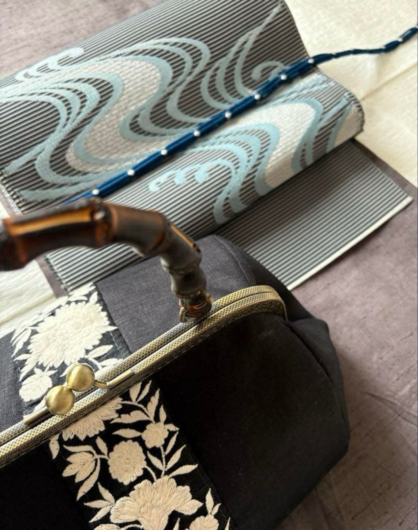 ❤️着物お出かけバンブーbag 気品溢れる大人black linen 豪華刺繍