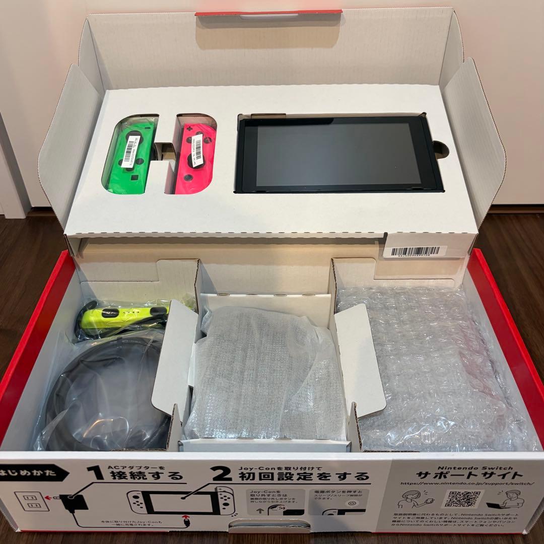 美品★Nintendo Switch(17年製)＋キャリングケース＋充電グリップ