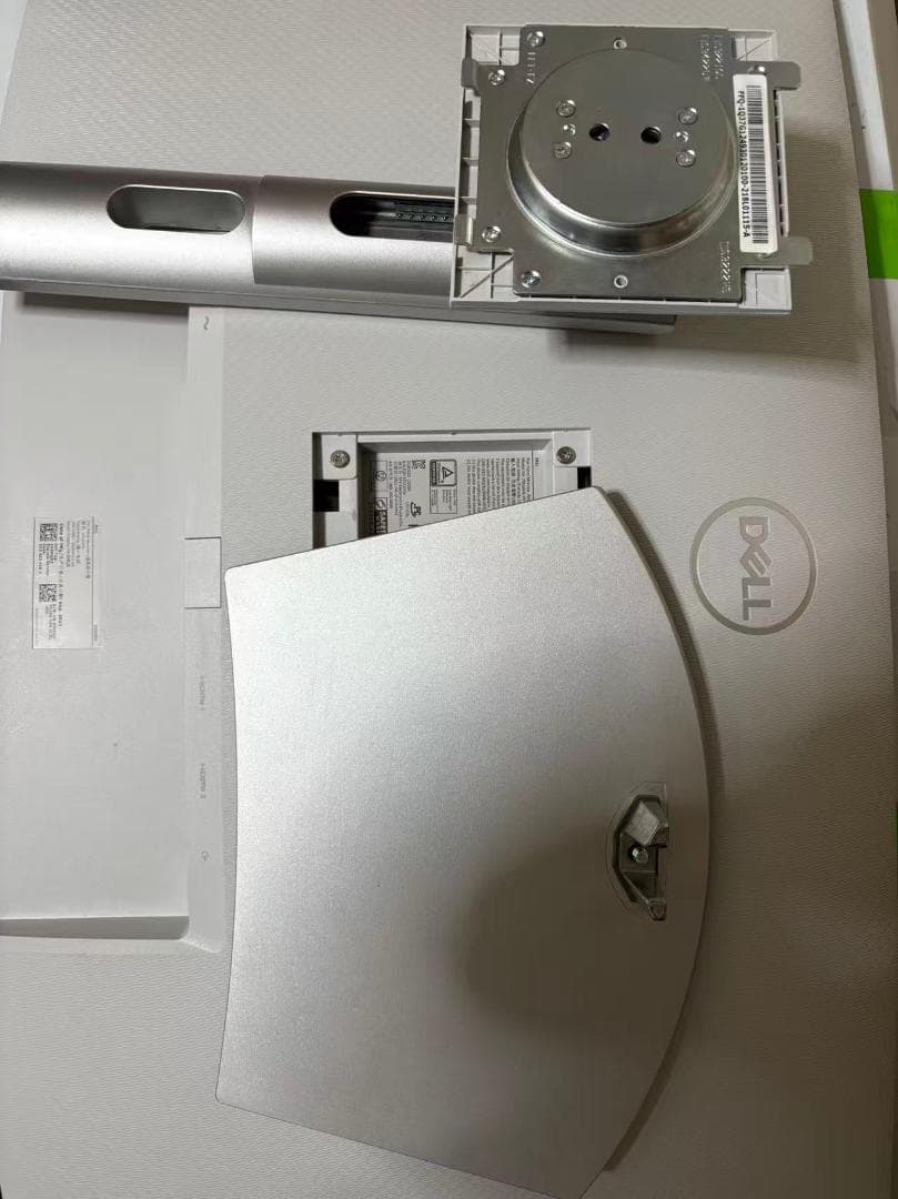 Dell 31.5インチ 曲面 VAモニター FHD FreeSync付